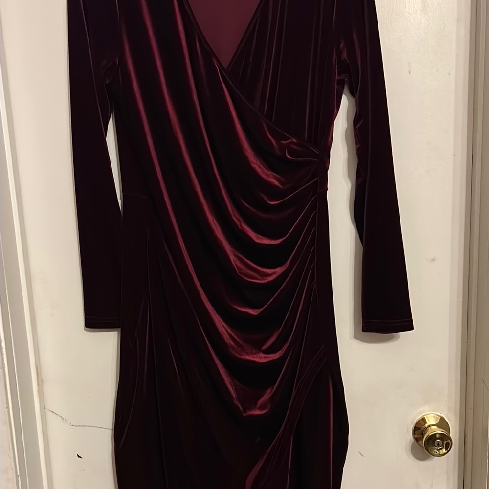 HuHot XL Elegant Burgundy Velvet Dress